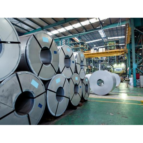 4. Kết hợp thép với gỗ, đá, vật liệu truyền thống để cân bằng thẩm mỹ và độ bền