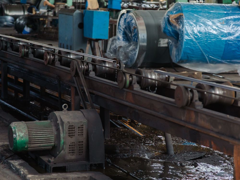 1. Khởi đầu từ một xưởng cơ khí nhỏ với khát vọng lớn